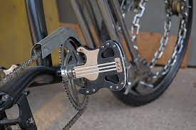 how to change pedals on a bicycle