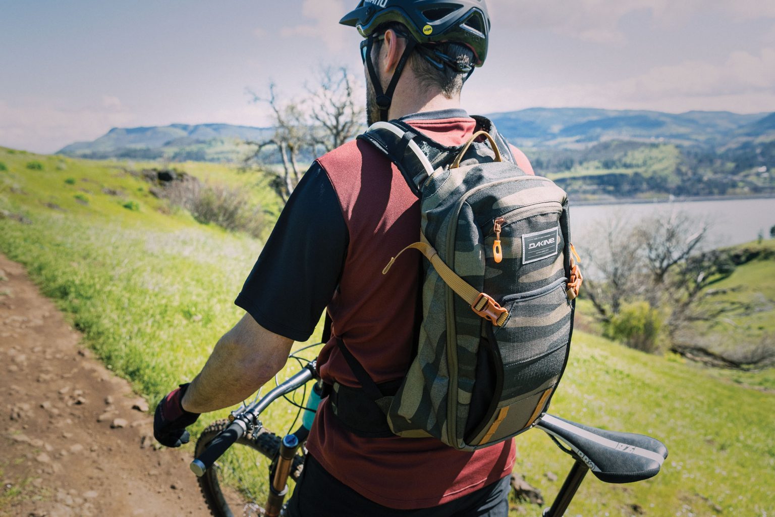 8 Best Backpacks for Long Distance Cycling Cyclepedal