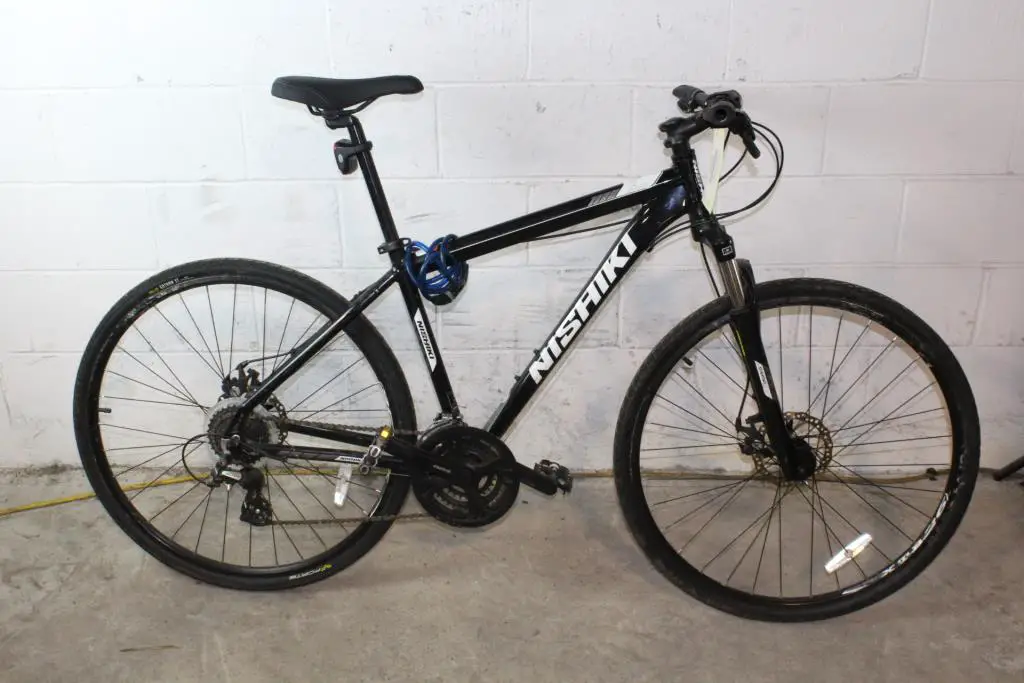 nishiki mens hybrid bike